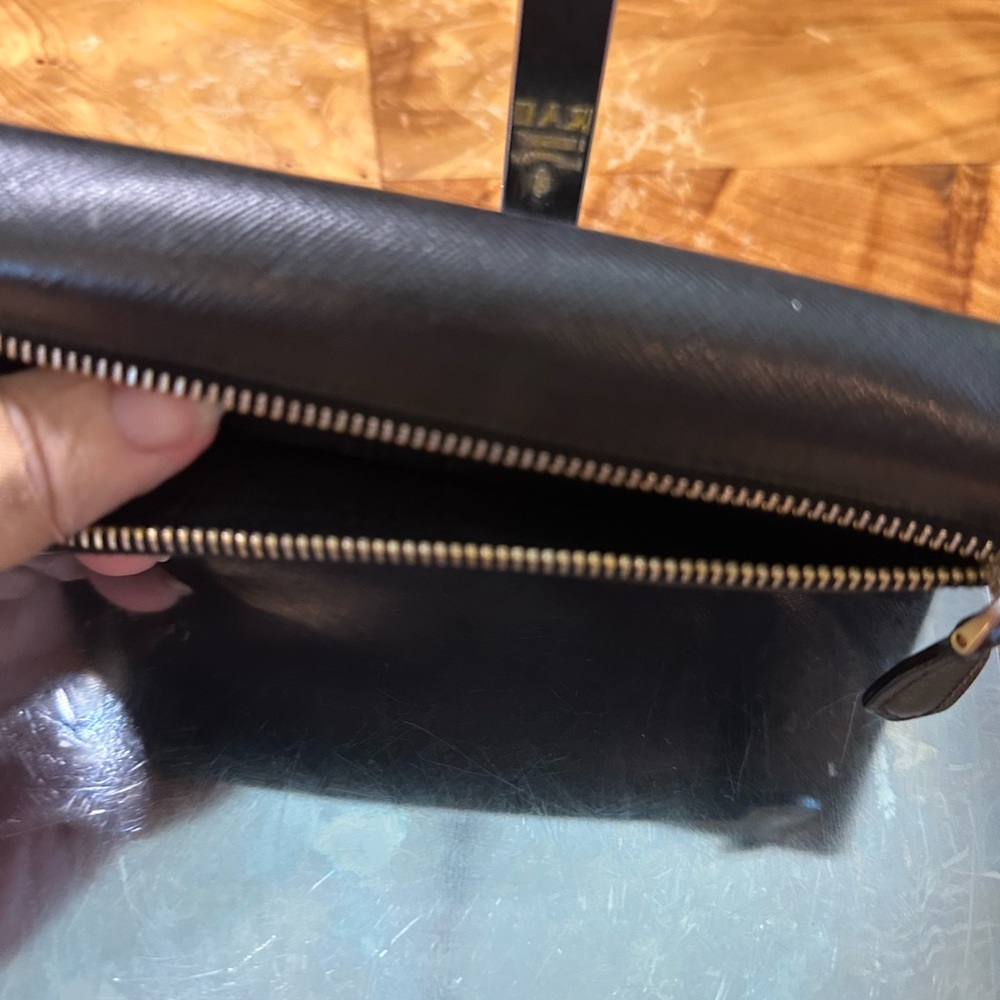 Prada Black Saffiano Leather Clutch Wallet with Gold Logo - Picture 16 of 16